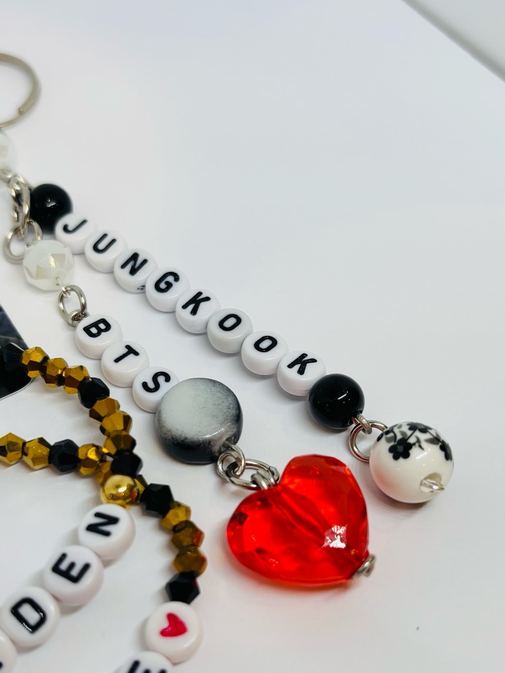 (4pcs) BTS JUNGKOOK KEYCHAIN BRACELET PHOTO CARD BUNDLE - Picture 5 of 8